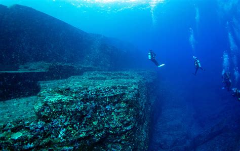 Yonaguni Island (Yonagunijima) .